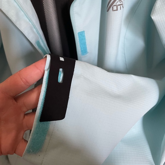 Lightweight Light Blue Wind-Breaker Jacket (No Hood) - Picture 2 of 4